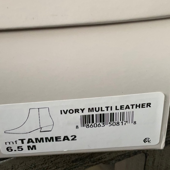 Marc Fisher Tammea2 leather ankle booties - Picture 5 of 5